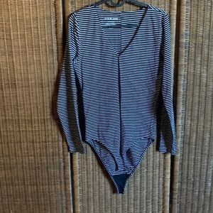 Everlane dark blue striped king sleeve body suit size L